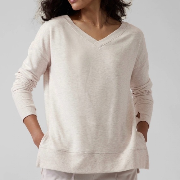 Just like new! Athleta Coaster Luxe V Neck Sweatshirt Heather Cream Toasted - Picture 1 of 12